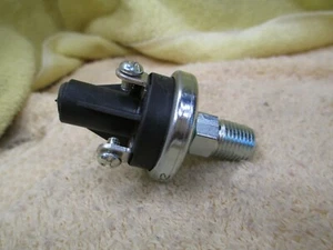 Honeywell Pressure Switch 78996, 70 PSI, 1/4 NPT Male   A10 - Picture 1 of 5