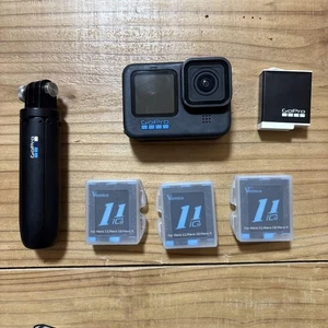 GoPro Hero 10 Black Action Camera with Battery Used Minor Damage Tested - Picture 1 of 6