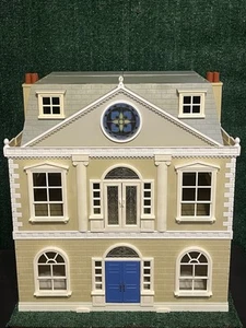 Calico Critters Sylvanian CLOVERLEAF MANOR With Furniture & Accessories. - Picture 1 of 15