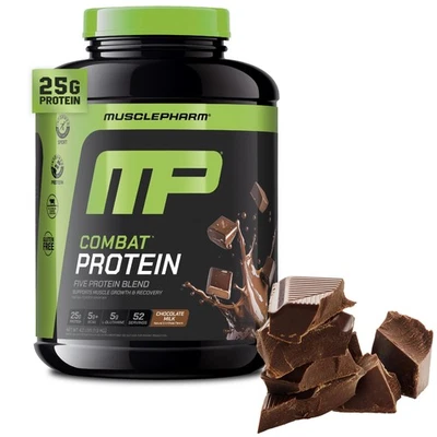 Proteína en polvo Muscle Pharm Combat 4 lb, 52 porciones, sabor a leche chocolate Foto 1 de 4