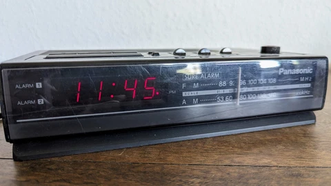 Vintage Panasonic Dual Alarm Clock Radio Model RC 6082 *Tested* - Works Good! Cover