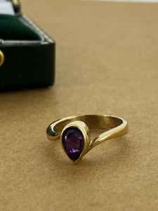 Anillo solitario vintage de amatista pera (piedra de nacimiento de febrero) en oro amarillo de 9 quilates - Imagen 1 de 6
