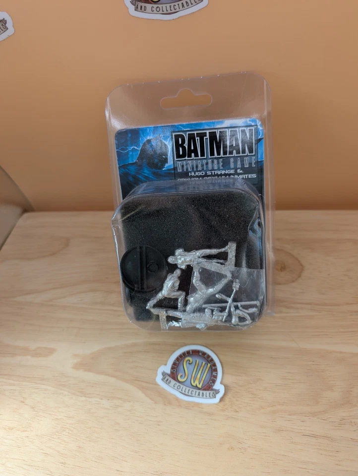 Juego de miniaturas de Batman Knight Models Hugo Strange y Arkham Asylum Presos Nuevo en caja Foto 1 de 4