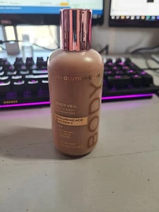 New Makeup Revolution Glow Body Veil Face And & Foundation Shade F12.5 - Picture 1 of 3