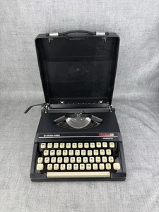 Vintage Silver-Reed Silverette Typewriter & Case Portable Travel Made in Japan - Picture 1 of 24