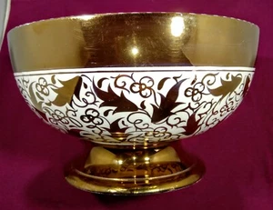 Alte Porzellanschale elfenbeinfarbend mit Fuß handgemaltes Golddekor - Bild 1 von 7