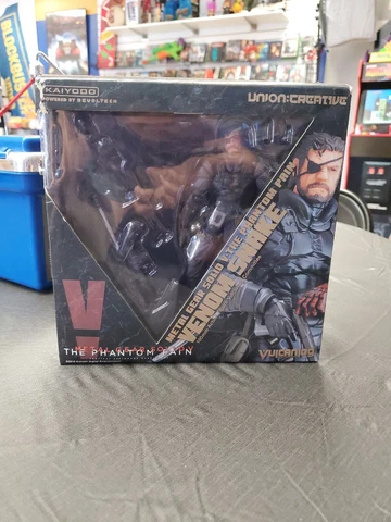 Revoltech Vulcan Log Venom Snake Sneaking Suit Ver. Metal Gear Solid Phantom Cover