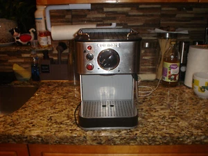 Cuisinart EM-100N - Stainless Steel/Black Espresso Machine / Maker - Picture 1 of 4