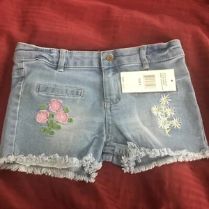Betsey Johnson Flower Embroidered Little Kids Denim Shorts Size 5 New Very Cute - Picture 1 of 8