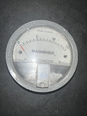 Dwyer Magnehelic 2015C Pressure Gauge, 15psi - Image 1 of 4