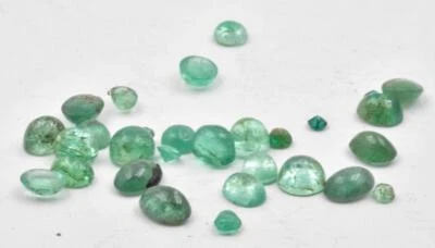 Lote Esmeralda Verde Natural - 25 Piezas Todo Cabujón Promedio 4mm - 5mm Bonito Color Foto 1 de 4