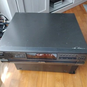 Technics 5 Compact Disc Changer SL-PD887 Tested No Remote - Picture 1 of 5