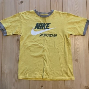 Vintage Nike Sportswear Swoop Athletic Sports Youth Ringer T-Shirt Size M Medium - Picture 1 of 9