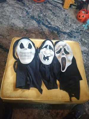 Scream 4 Ghostface Zombie Mask From 2011 Toothy Grin Lot Glow In The Dark - Image 1 of 4