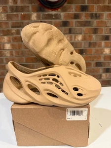 Yeezy Foam Runner Ocre Talla 7 Buen Estado - Imagen 1 de 10