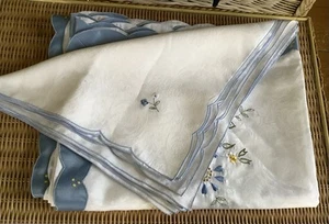Damask Embroidered Floral Banquet Table Cloth With 12 Napkins 96” X 60” - Picture 1 of 24