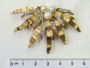 Broche antiguo con cuentas de cría y similitudes en agarre - Imagen 1 de 2