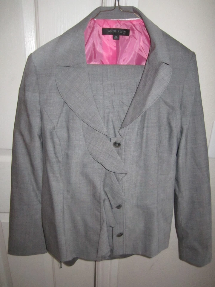 TRAJE PANTALÓN ANNE KLEIN CON FORRO ROSA TALLA 12 - MEDIDAS ABAJO Foto 1 de 4