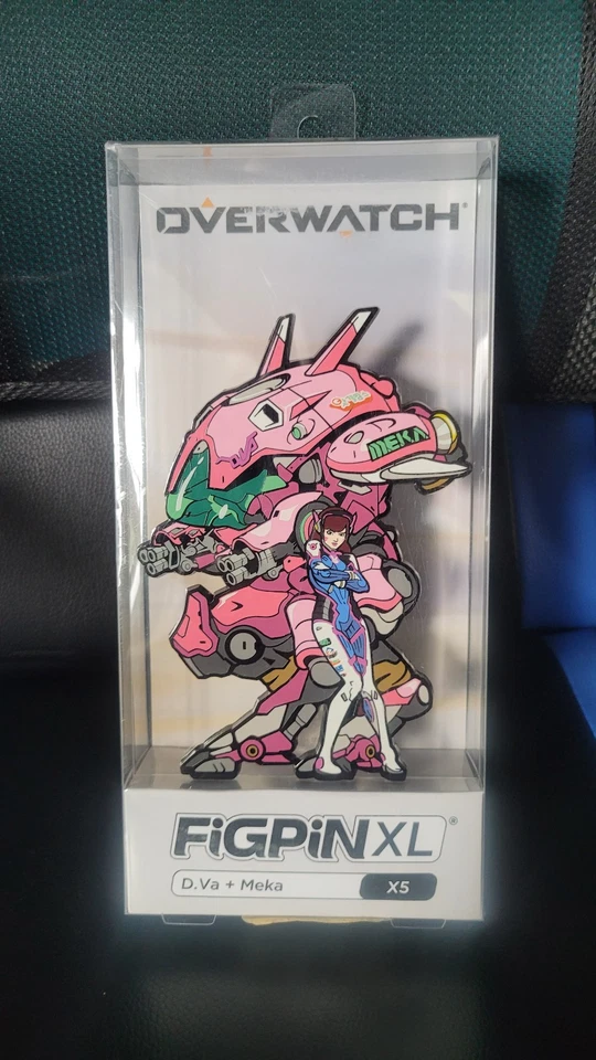 Overwatch D.Va and Mech FiGPiN XL Foto 1 de 3