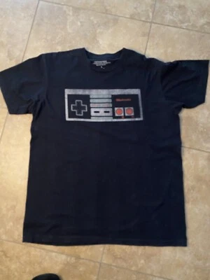 Nintendo Entertainment System NES Controller Camiseta Clásica Para Hombre Talla Grande Negra Foto 1 de 4