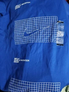 Nike House Of Innovation NYC T-Shirt – Damengröße X-Small CZ4794-480 *neu mit Etikett*  - Bild 1 von 1
