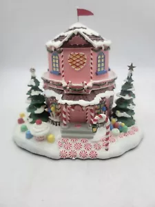 Hawthorne Village Rudolph's Christmas Town Collezione Mrs. Claus Sweet Shop COA - Foto 1 di 16