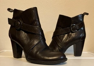 Geboren Damengröße 7 Shola Stiefel braun Leder Knöchel seitlicher Reißverschluss Absatz Bootie Schnalle - Bild 1 von 12