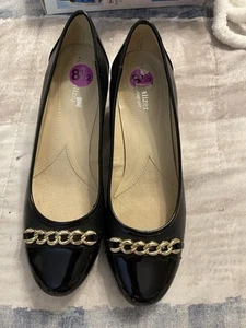 Naturalizer Comfort Low Heel Black Gold Chain Pumps Heels Womens 8.5 M - Picture 1 of 3