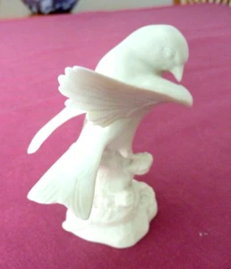 DOVE - Lorenz Hutschenreuther Germany Porcelain Bird Figurine WHITE BISQUE - 5" - Picture 1 of 5
