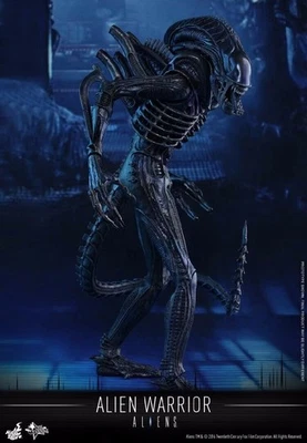 Hot Toys MMS354 Aliens Alien Warrior 1/6 Collectible Figure Model 35cm Gift - Image 1 of 4
