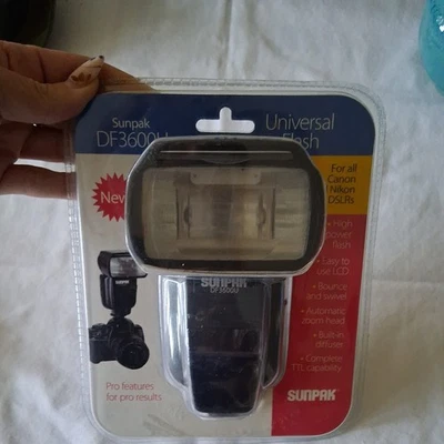 Sunpak Df3600u-cnx Df3600u Universal Flash For Canon And Nikon (df3600ucnx) - Image 1 of 3