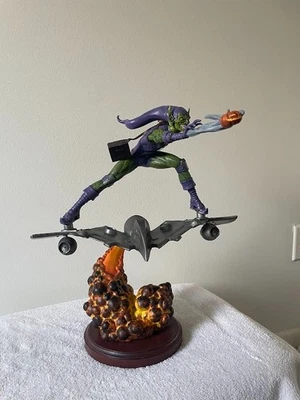 Estatua de resina Green Goblin Marvel Premier Collection Diamond Select 1285/3000 Foto 1 de 4