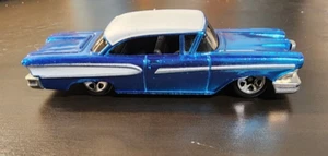 Hot Wheels Classics 1958 Edsel (Custom) 1:64 Scale - Picture 1 of 6