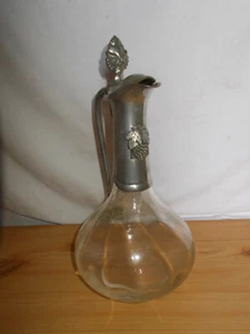 Carafe à décanter aiguière decor feuilles de vigne raisin métal 23cm Cr - Picture 1 of 6