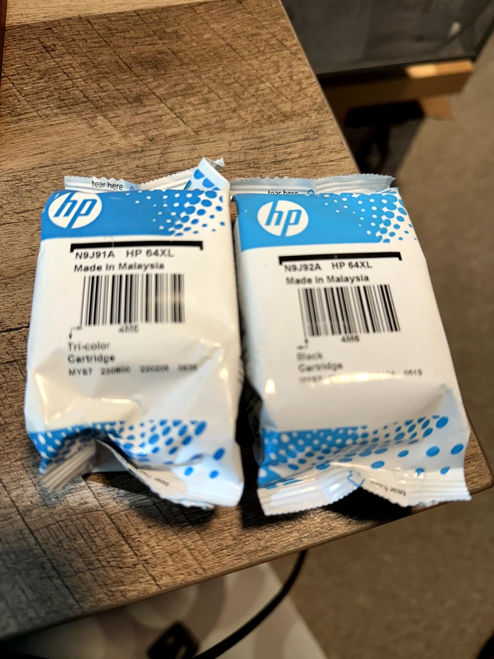 Cartuchos de tinta HP 64XL - tricolor y negro.  Foto 1 de 1