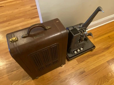 АНТИКВАРНАЯ МОДЕЛЬ ПЛЕНКИ REVERE S16 PROJECTER - СО МНОГИМИ АКСЕССУАРАМИ И ВИДОМ ЧЕХЛА! - Изображение 1 из 4