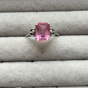 Anello Vintage Sterling Sarah Coventry Pietra Rosa Misura 7 - Foto 1 di 4