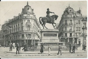 CPA-45-ORLEANS - La place du Martroi, statue de Jeanne d'Arc - Picture 1 of 2