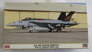 Hasegawa 1/72 MDD Boeing F/A-18E Super Hornet VFA-14 Top Hatters CAG Model Kit - Picture 1 of 2