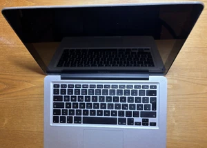 Apple MacBook Pro "Core i5" 13" Ende 2011 ohne RAM/Festplatte (Ersatzteil) - Bild 1 von 7