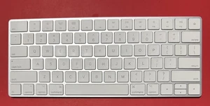 Klawiatura magiczna Apple A1644 MLA22LL biała, działa świetnie!!!! - Zdjęcie 1 z 1