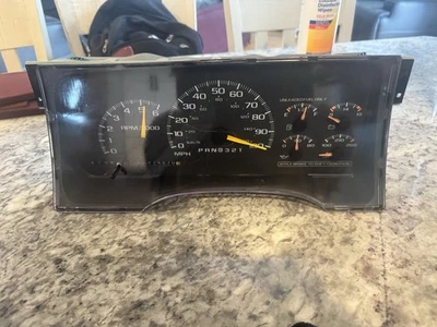 Cuadro de instrumentos velocímetro Chevy Silverado 1500 1995-1998 Foto 1 de 2