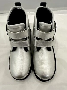 Ugg  Neumel Leather Platform Chukka Boots (Big Kids 5, W 7) Silver Strap Ankle - Picture 1 of 6