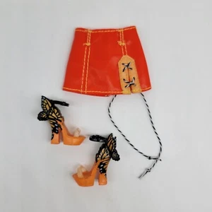 poppy rowan skirt butterfly shoes from outfit deluxe - Bild 1 von 4