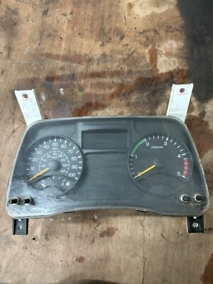 Mitsubishi Fuso serie Fe 2011 a 2013 tablero calibre panel probado P/N MK645654 Foto 1 de 3