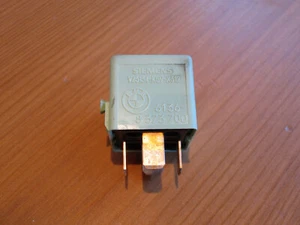 BMW E36 Light Green Relay Siemens 8373700 - Picture 1 of 2