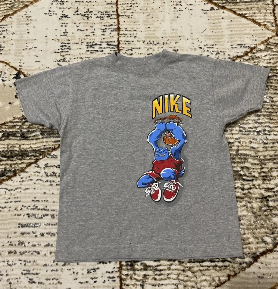 Винтажная футболка Nike графический синий монстр Dunking баскетбол молодежный размер 6 - Изображение 1 из 4