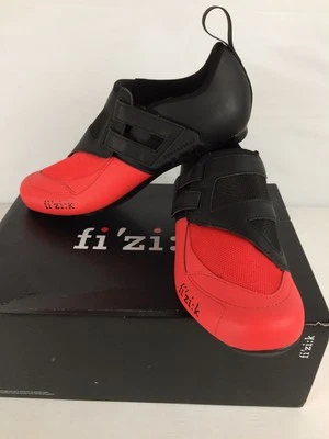 Excelente Sapato de Ciclismo Fizik Transiro R4 Powerstrap, Preto/Vermelho, 44,5 - Imagem 1 de 4