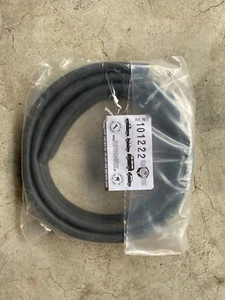 Dichtung für Stegblech/Wasserabweiser und Motorhaube Golf 1 +Co OE Ref. 1718195 - Bild 1 von 3