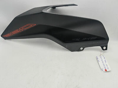 Cubierta lateral izquierda KTM Duke 390 ABS 93008050000EB Foto 1 de 4